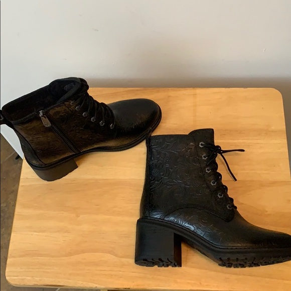 Timberland Sienna High Embossed Waterproof Boot - Picture 7 of 12